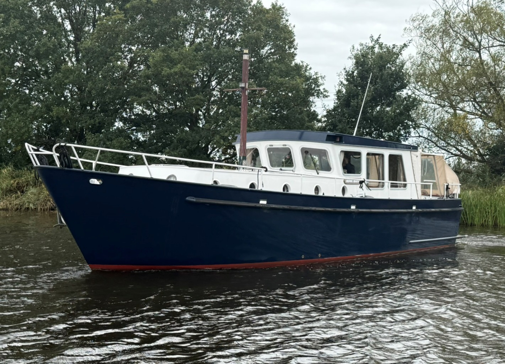 Maxum 2400 SCR