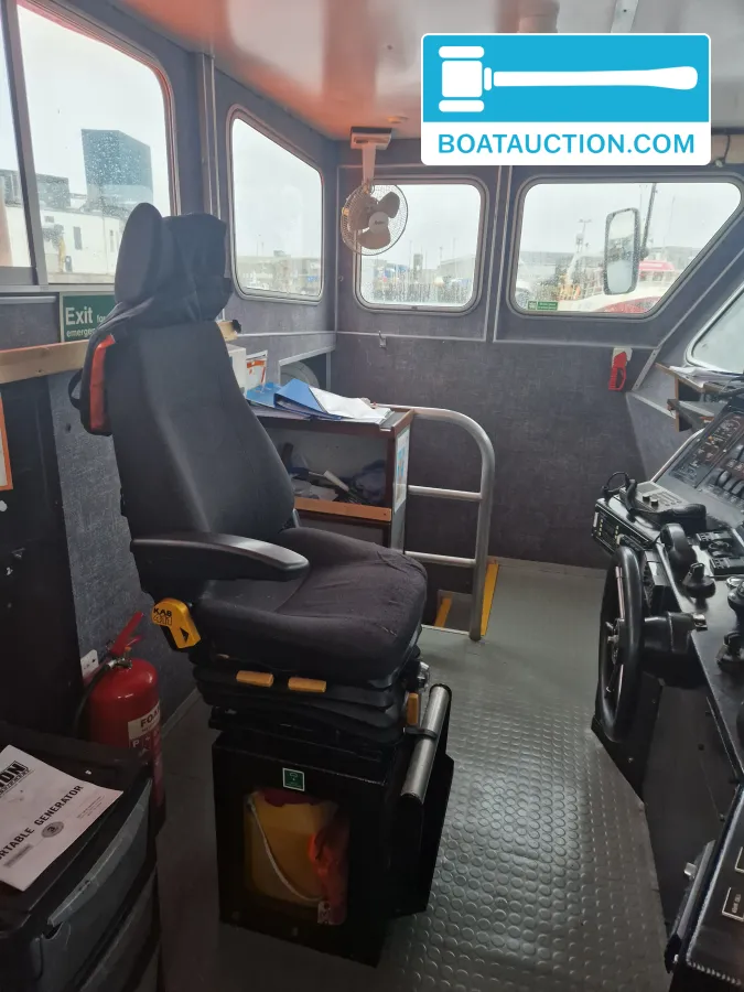 Crew Tender Catamaran foto: 7