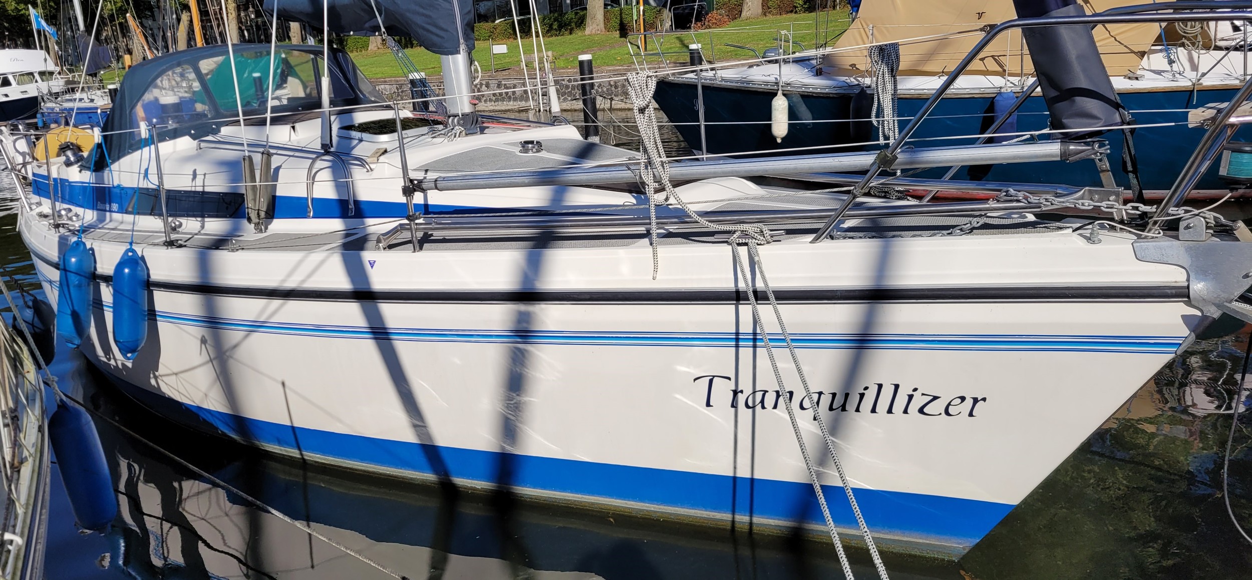Bavaria 890 foto: 2