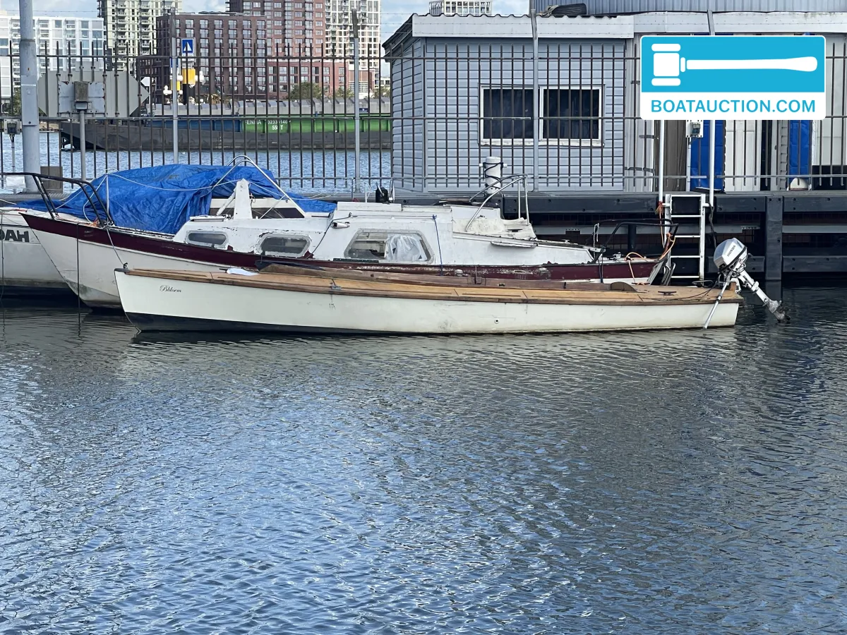 Motorboat 600 foto 1