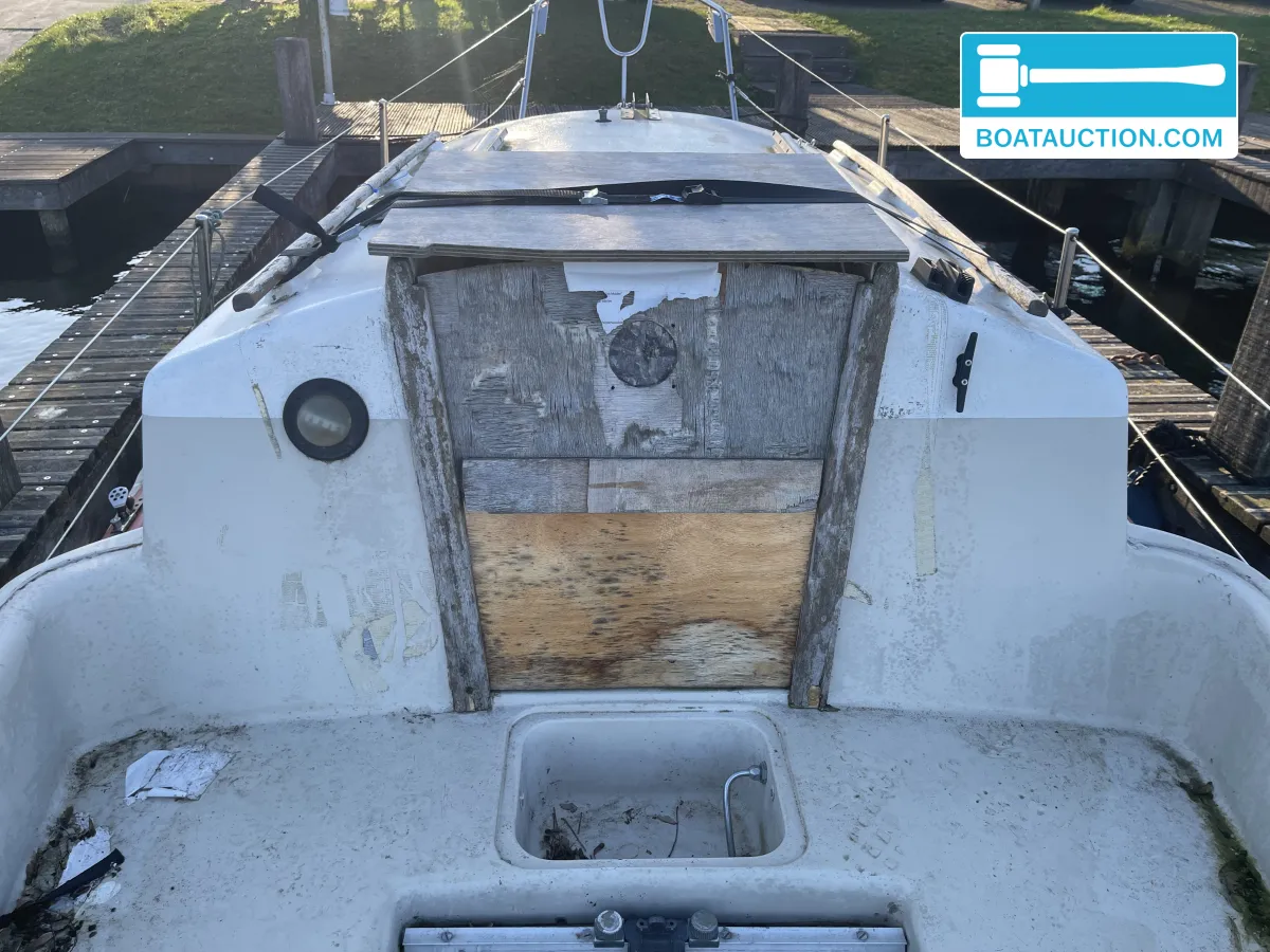 Cabin sailboat 650 foto: 6