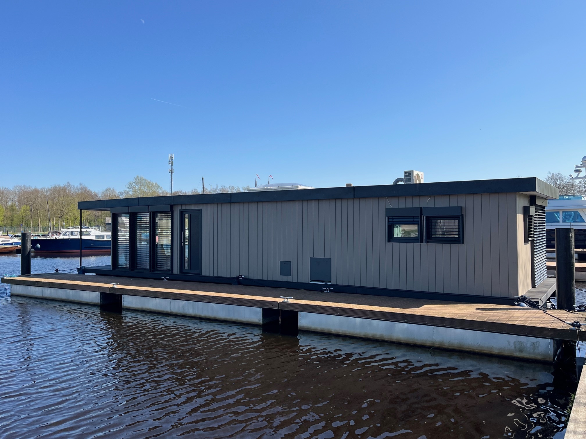 Havenlodge Castalia Houseboat Met Ligplaats