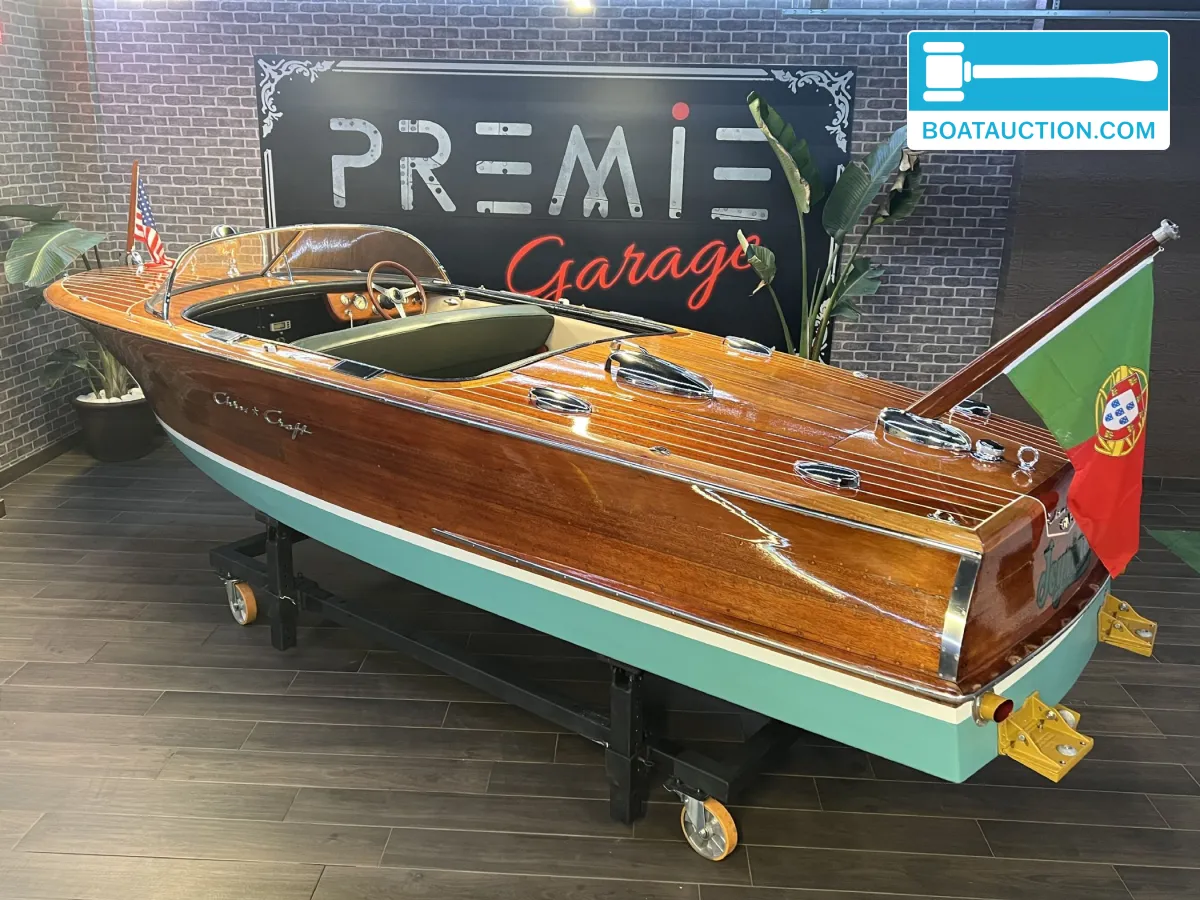 Chris Craft Capri 19