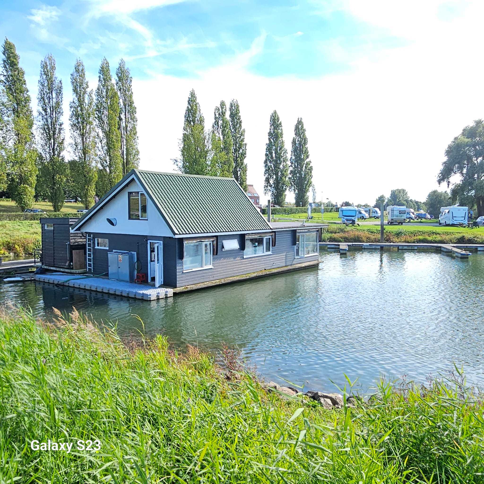 Drijvend Restaurant Houseboat foto 3