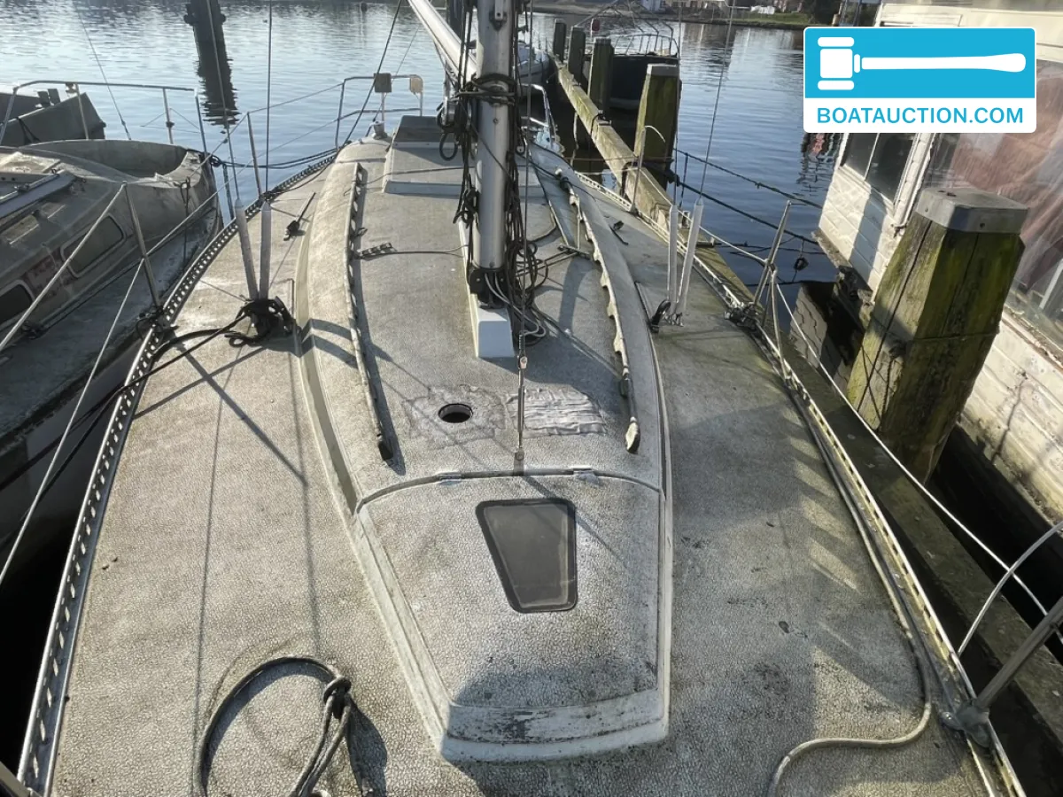 Cabin sailboat 900 foto: 4
