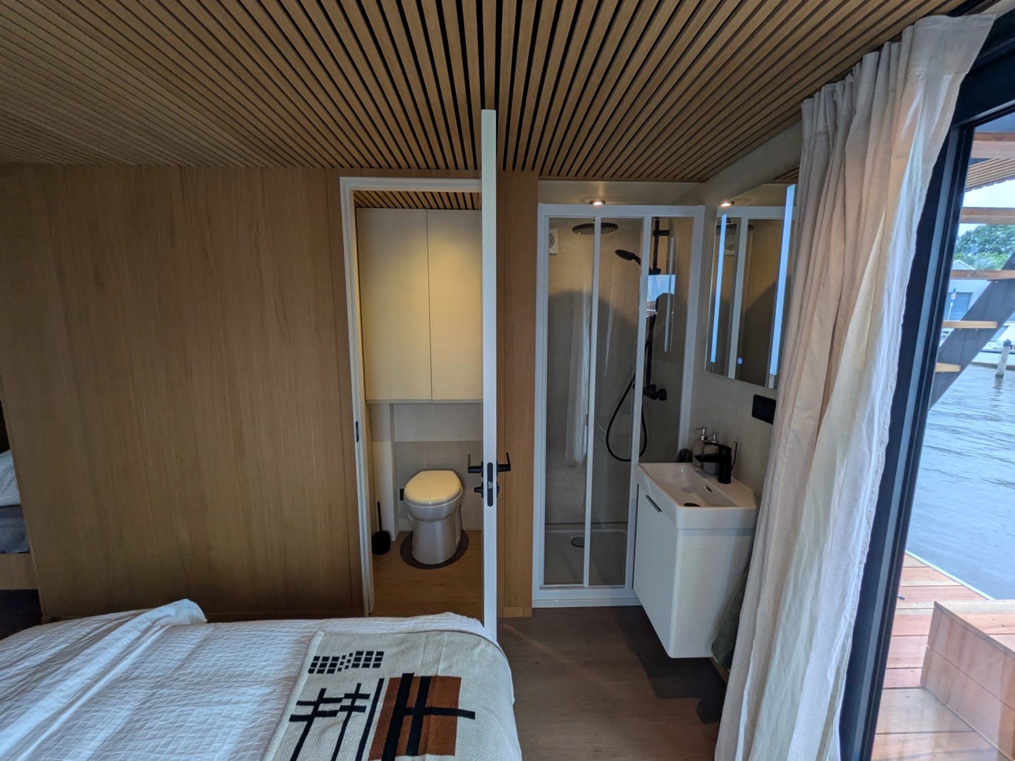 Surla 12 Houseboat Met (koop)ligplaats foto: 14