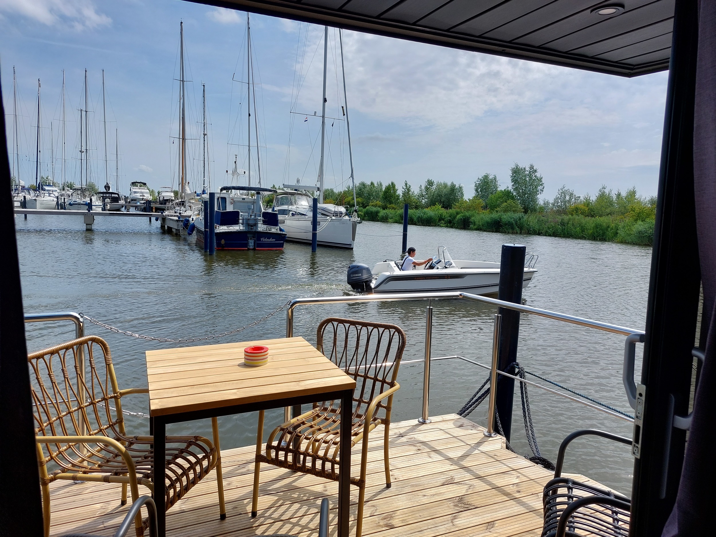 La Mare Houseboat Apartboat L Long