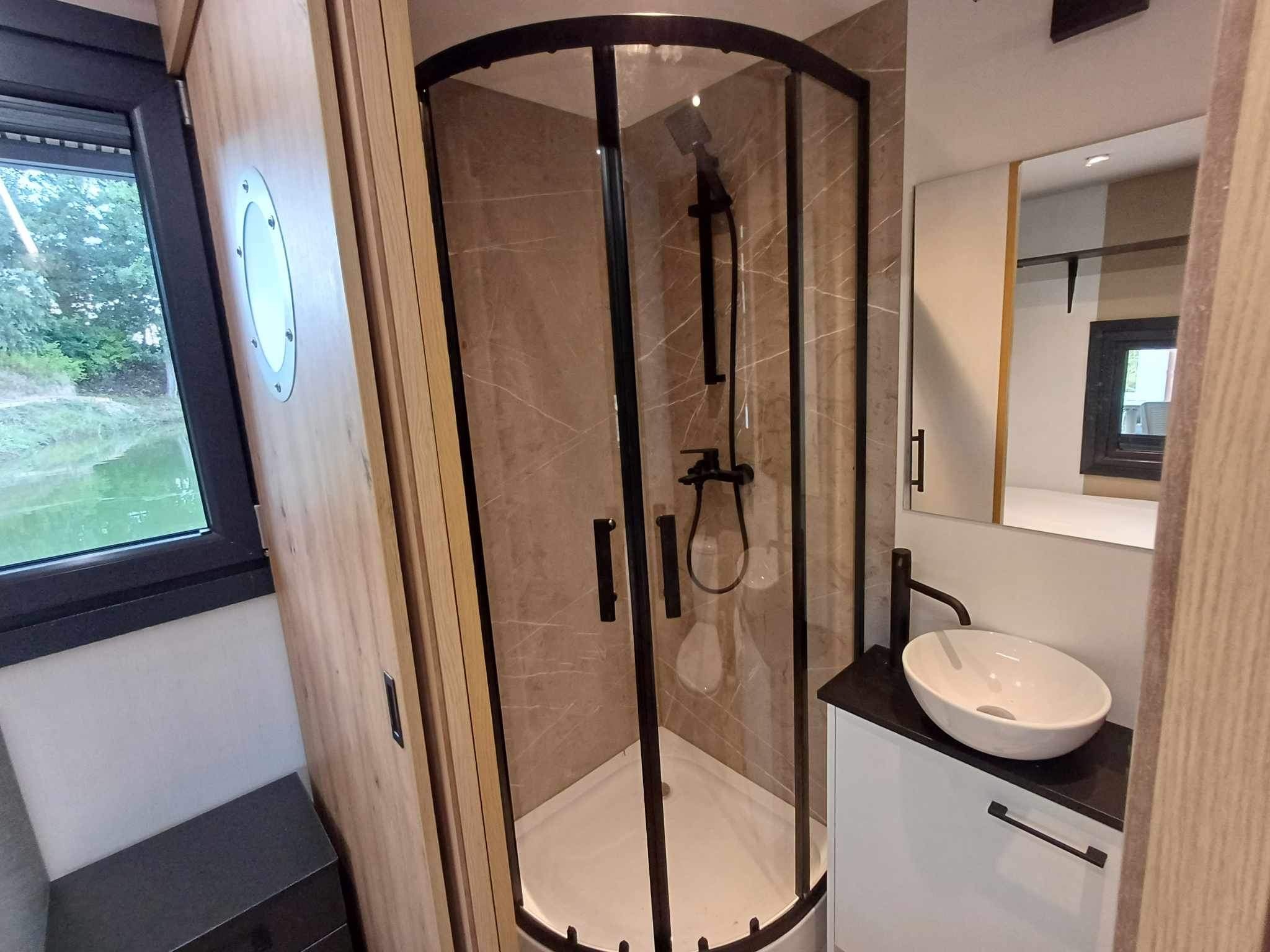 Shogun Mobile Houseboat foto: 28