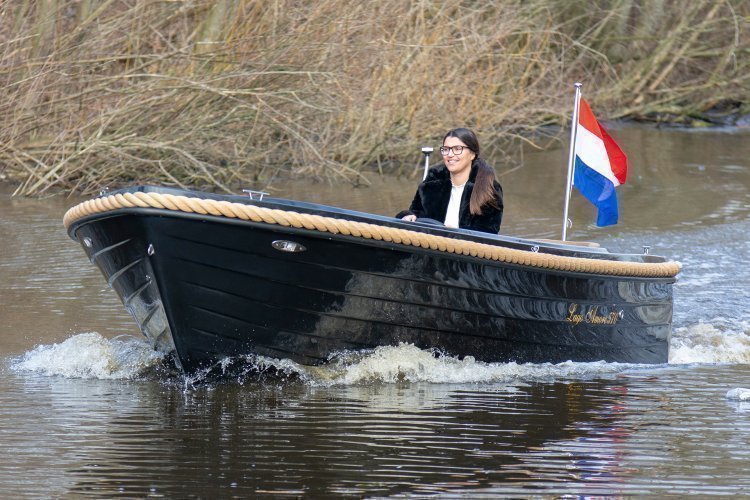 Lago Amore 570 Tender foto 2