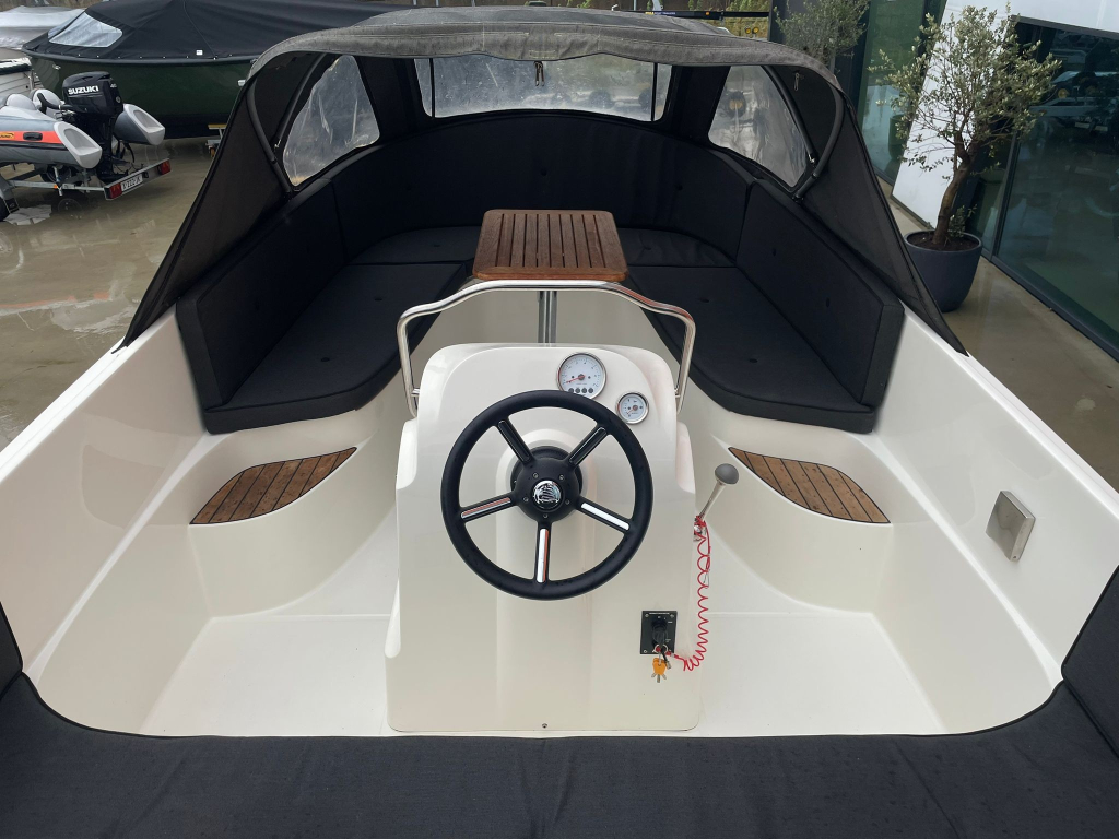 Oudhuijzer 568 Tender Occasion foto 5