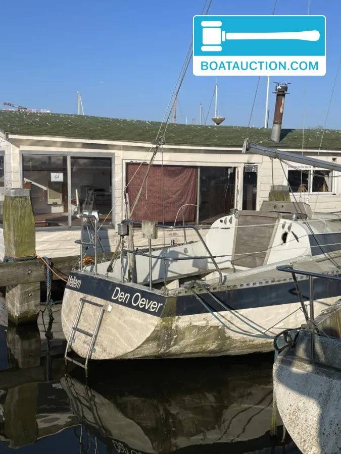 Cabin sailboat 900 foto: 10