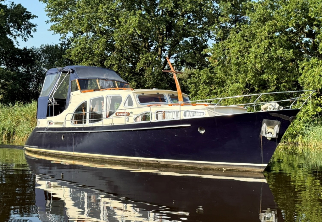 Klassiek Rondspant Motoryacht  1280 foto 1