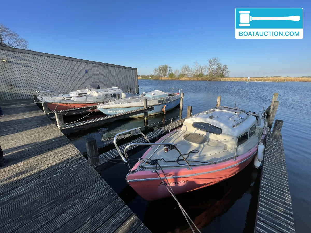 Cabin sailboat 650