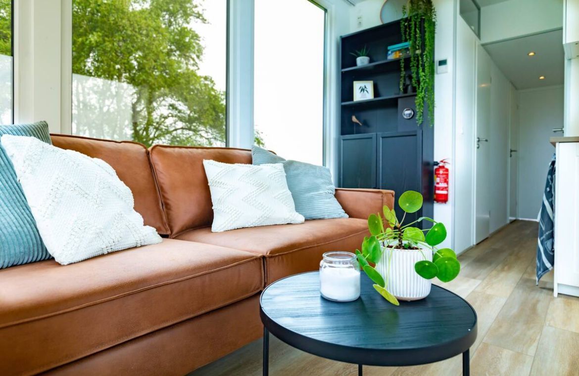 Houseboat Friesland Charter 12.75 X 4.50 (inboard Engine)