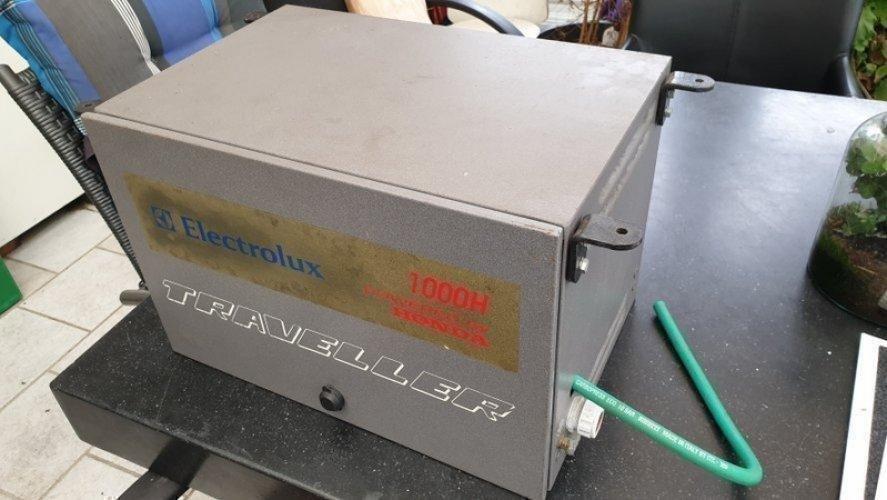 Electrolux 1000H inbouw benzine generator voor caravan of boot foto: 0