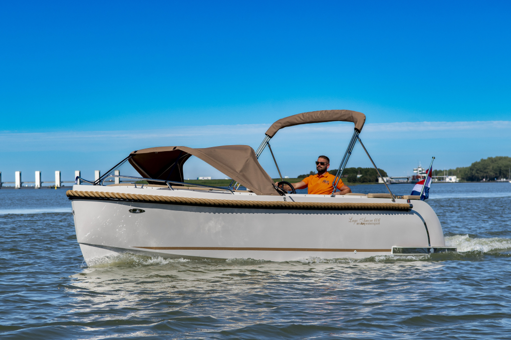 Custom Notarisboot Thames Beavertail 9.65