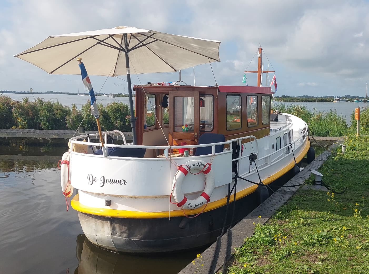 Voormalige Werkboot 1050 OK foto 3