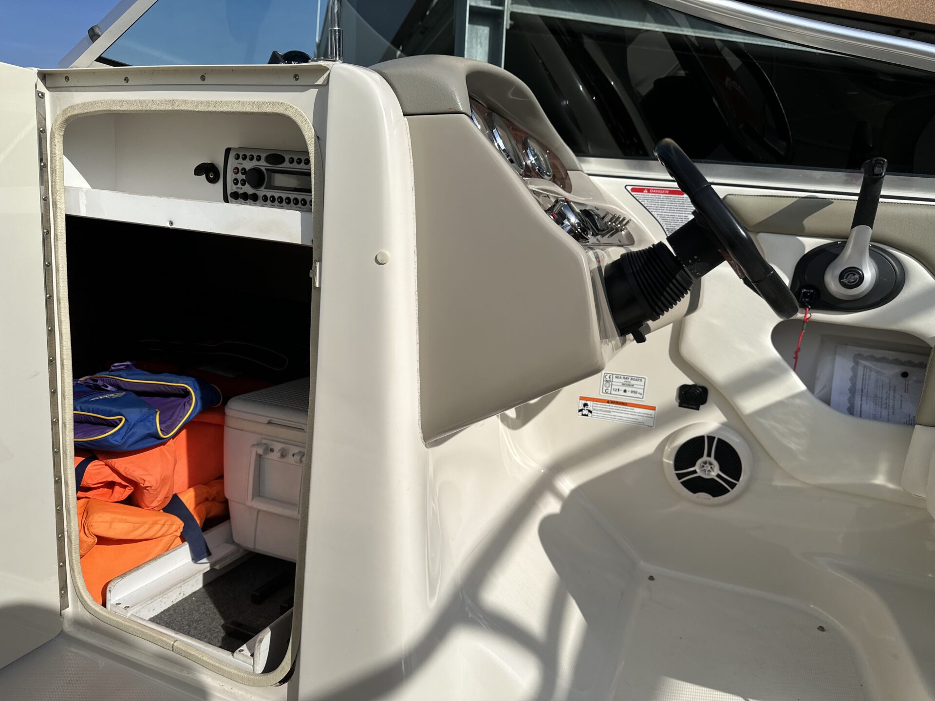 Sea Ray 240 Sundeck foto: 12