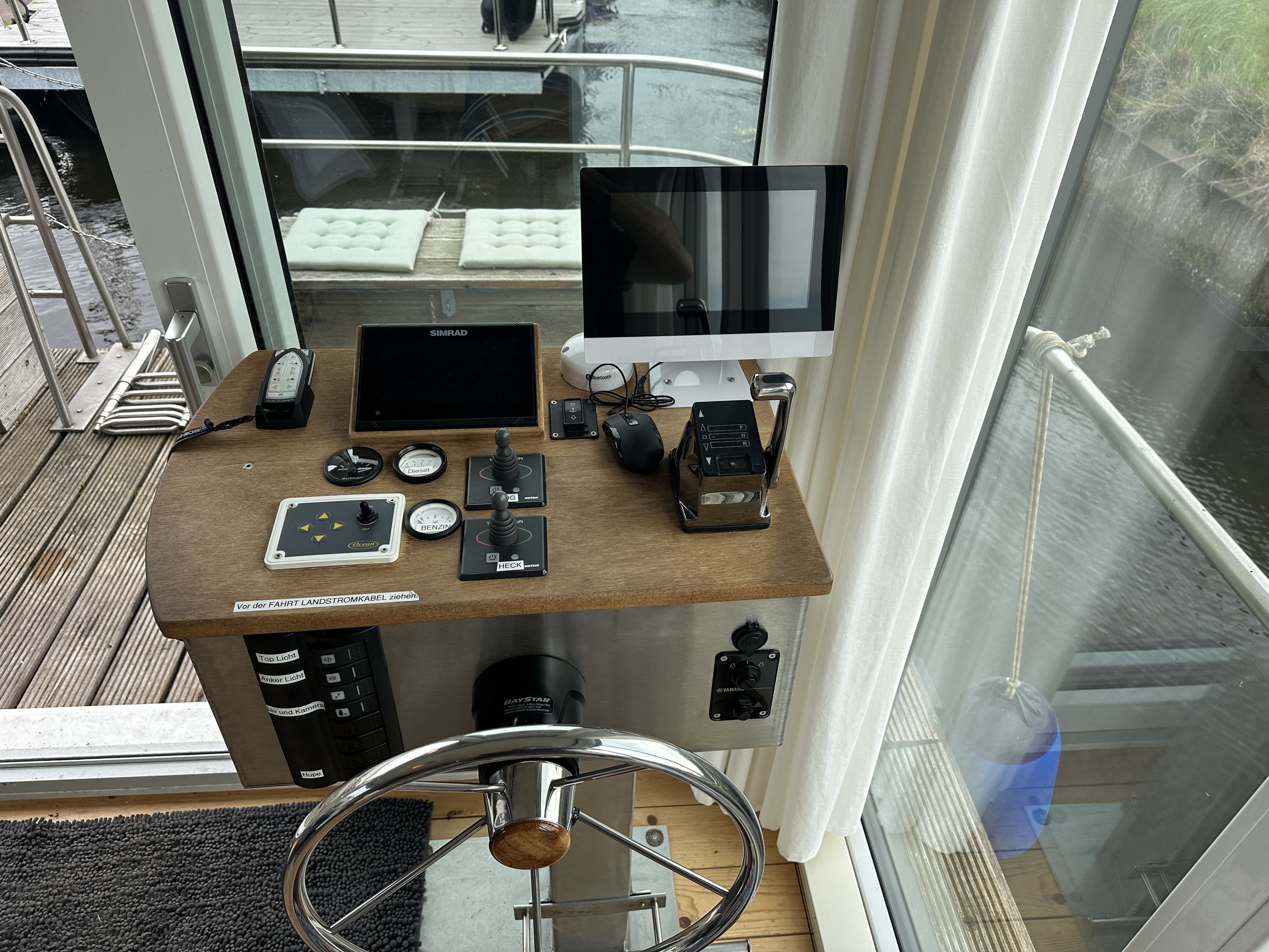 Lotus Houseboats 12 XT - Boven Besturing foto: 11