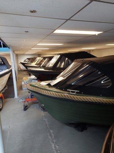 Divers aanbod nieuwe polyester sloepen  foto 1