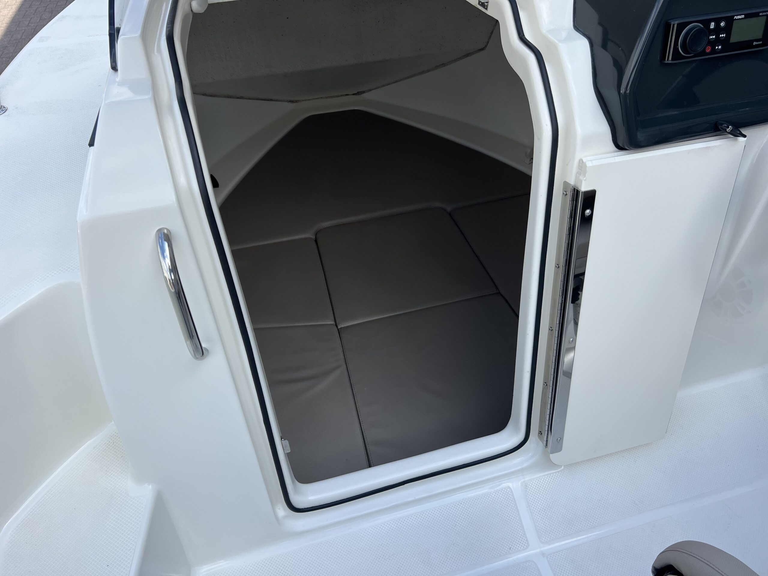 Quicksilver 455 Cabin foto: 5