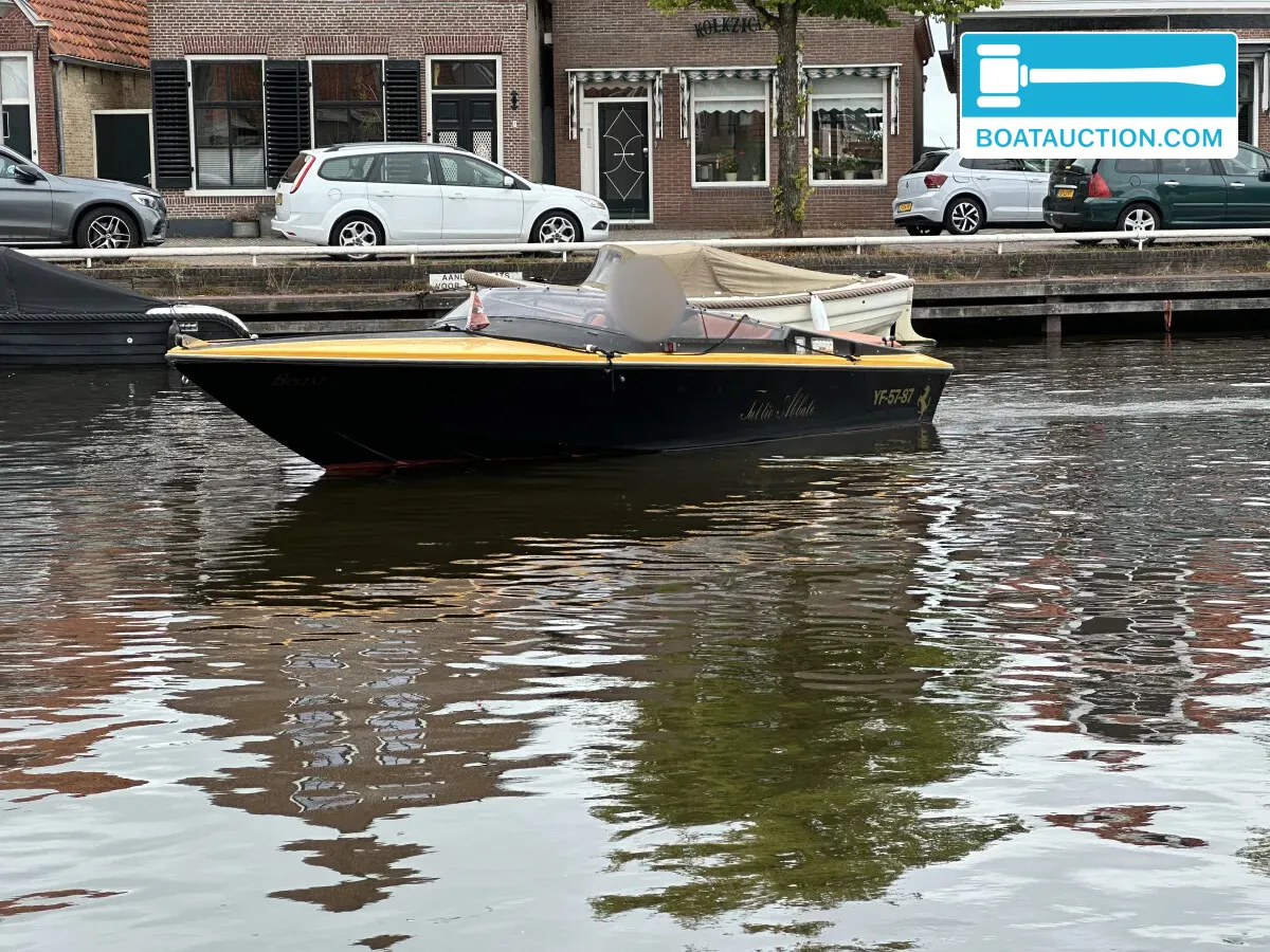 Assemakruiser 900