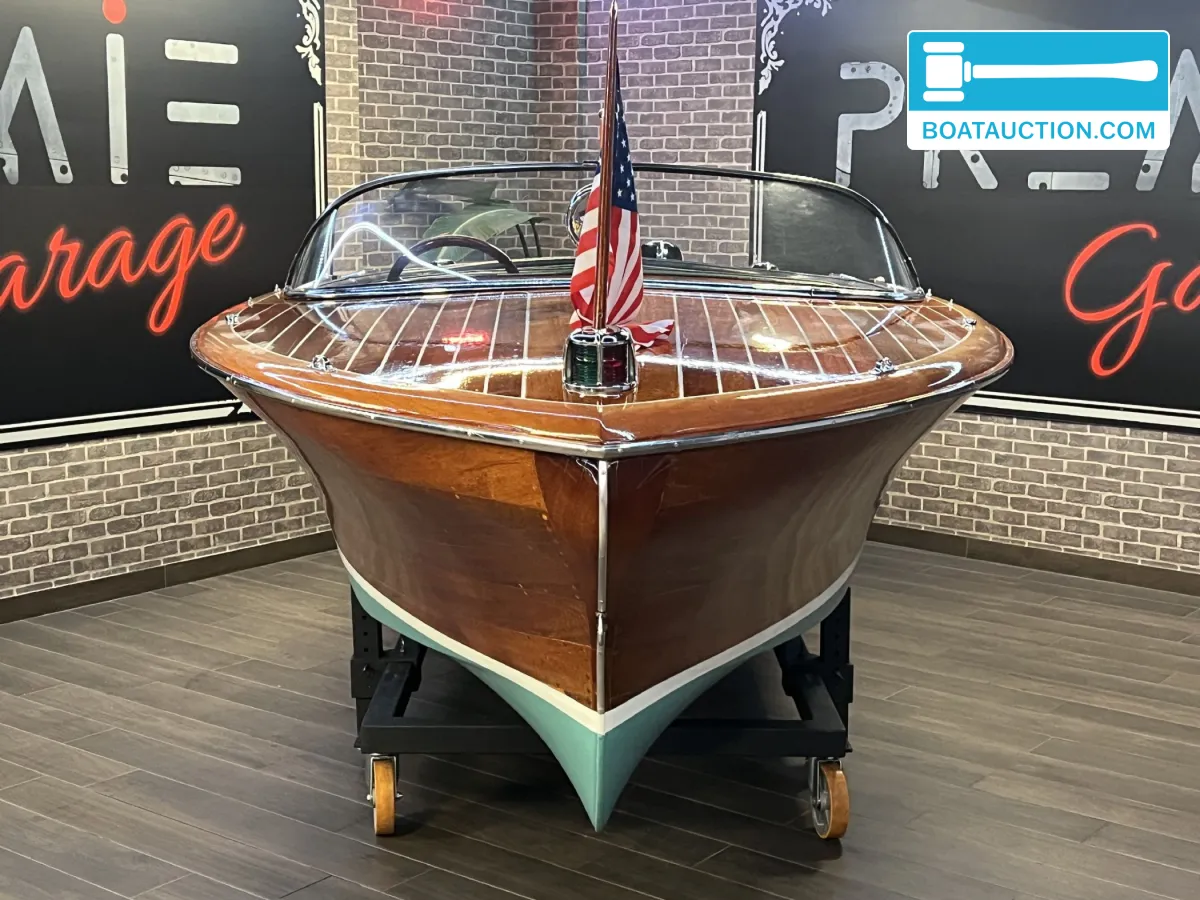 Chris Craft Capri 19