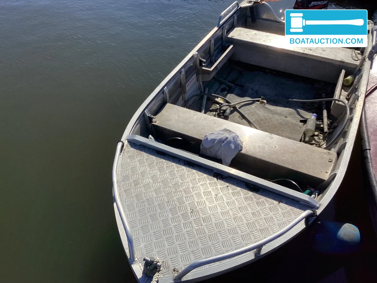 Open boot 480