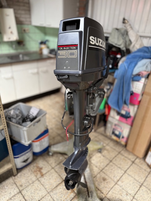 Suzuki 30PK 2Takt foto: 1