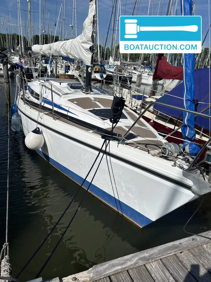 Bavaria 890 foto 2
