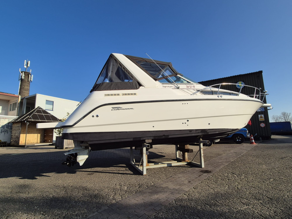 Chaparral  29 signature 