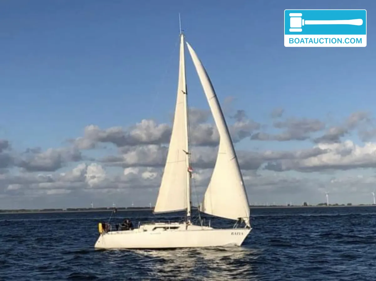 Beneteau First 32