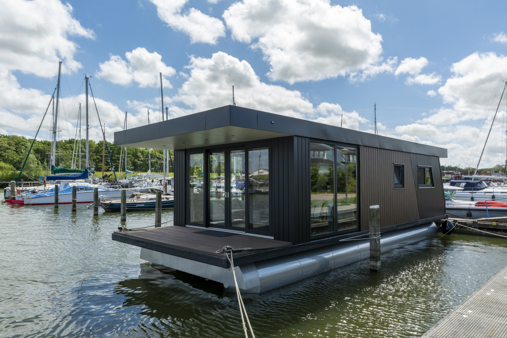 SLboats Varende Villa Marina den Oever