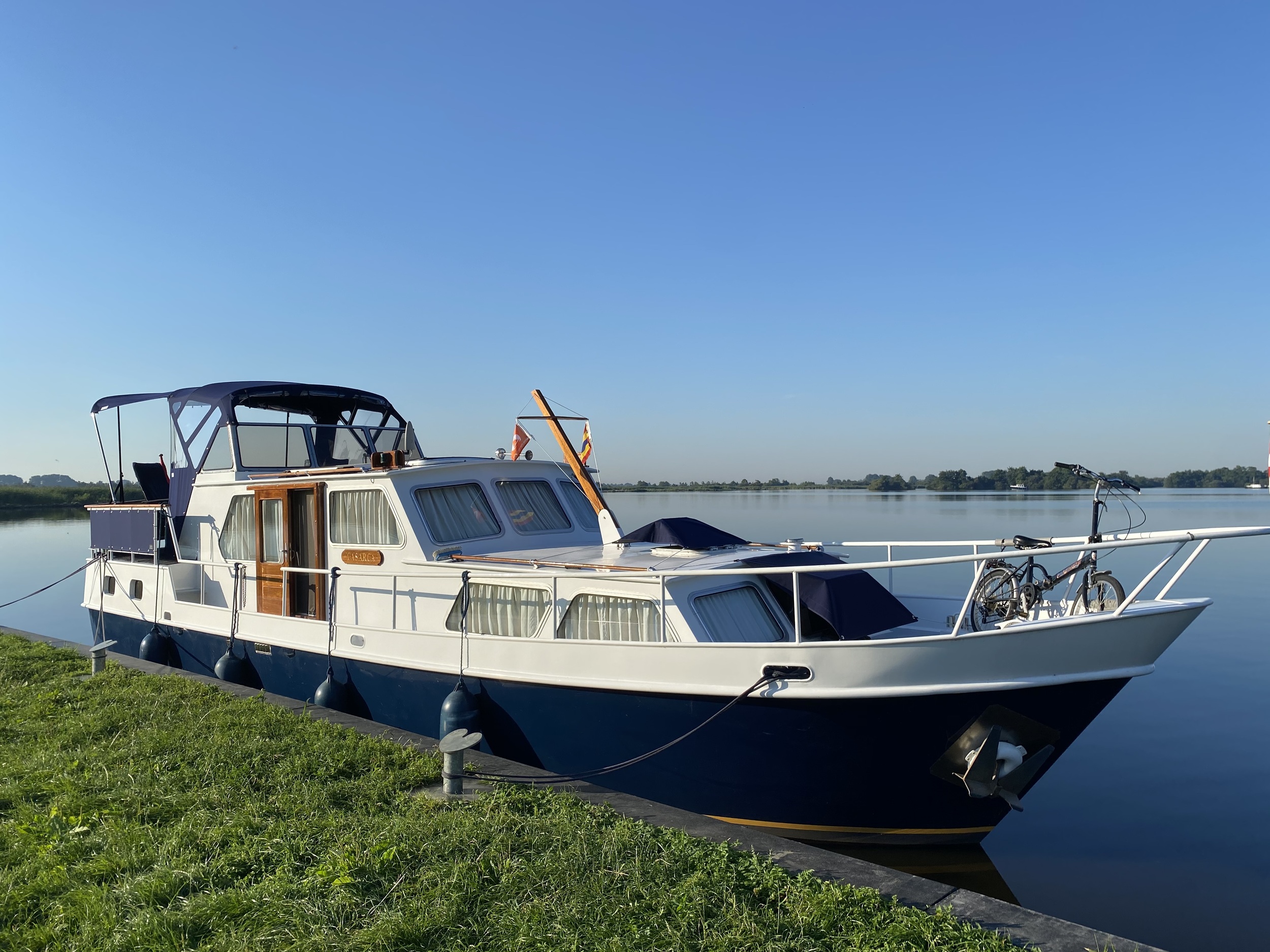 Sealine S37