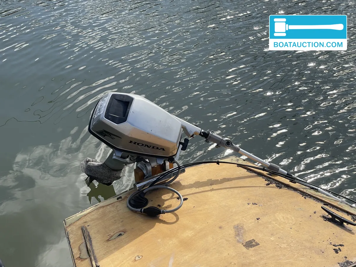 Motorboat 600 foto 3