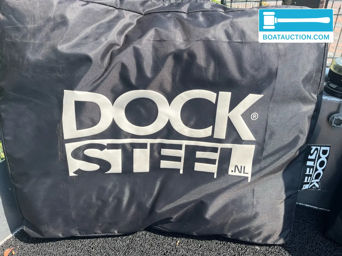 Dock 560 steel foto: 17
