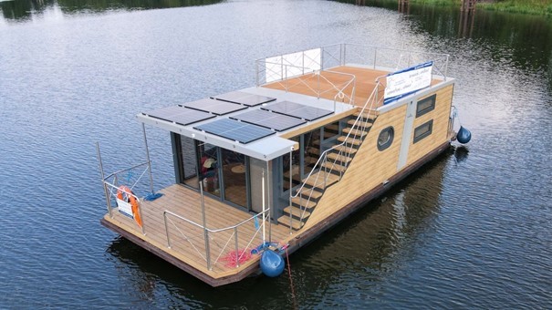 Campi 460 Complete Houseboat