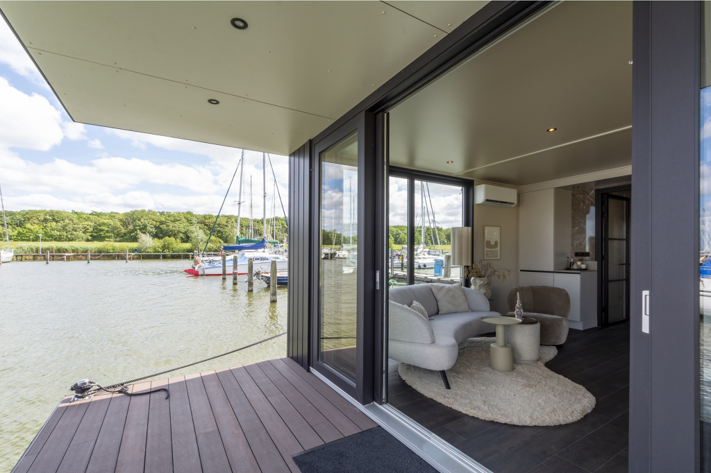 HBM ALL houseboats
