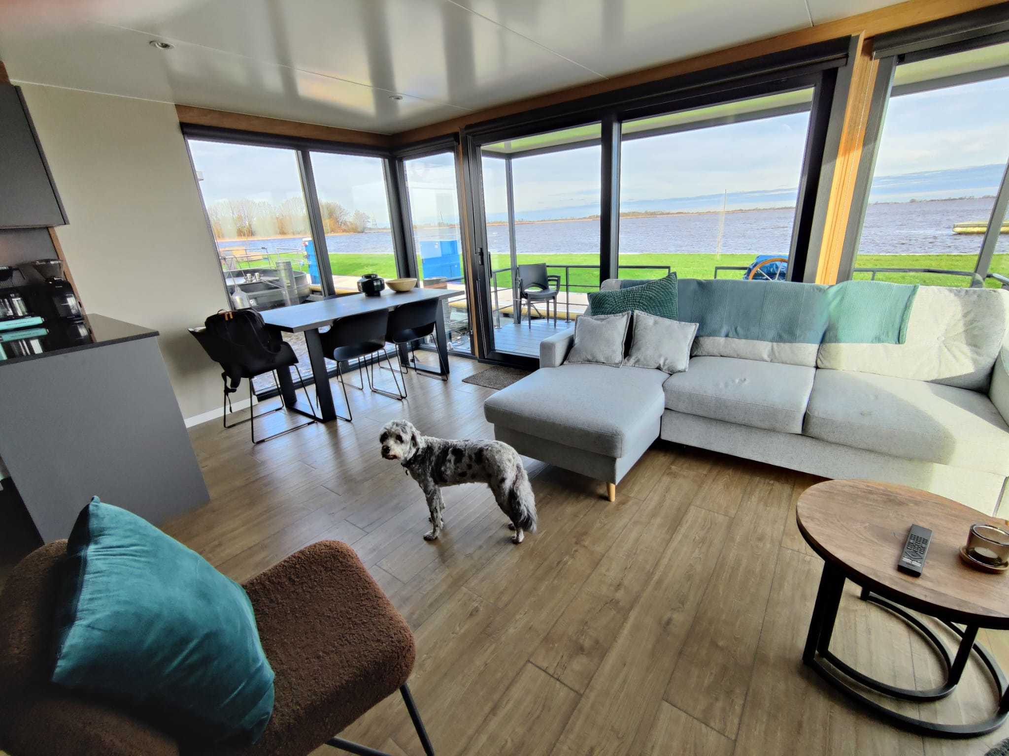 Castalia Met Koopligplaats 1460 X 500 Special Houseboat foto 4