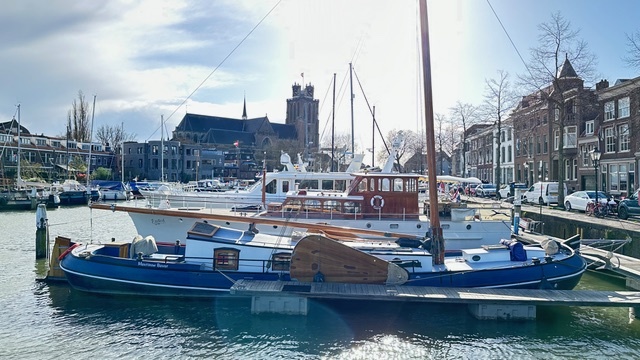 Tirena 27