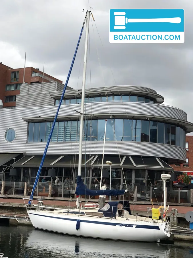 Beneteau First