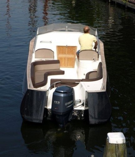 Oud Huijzer 700 Cabine foto 3