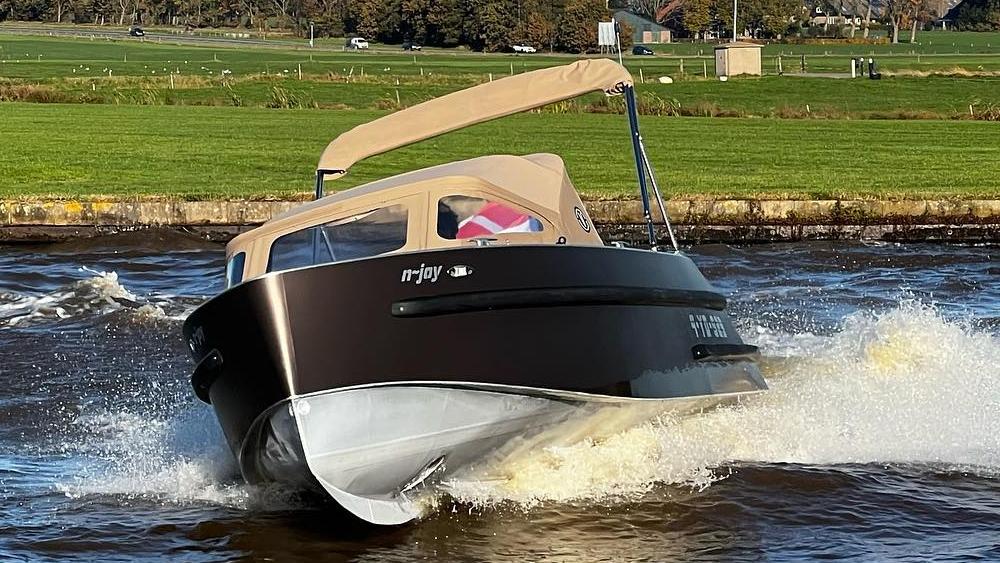 VanVossen 600 Tender