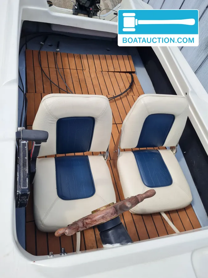 Speedboat 330