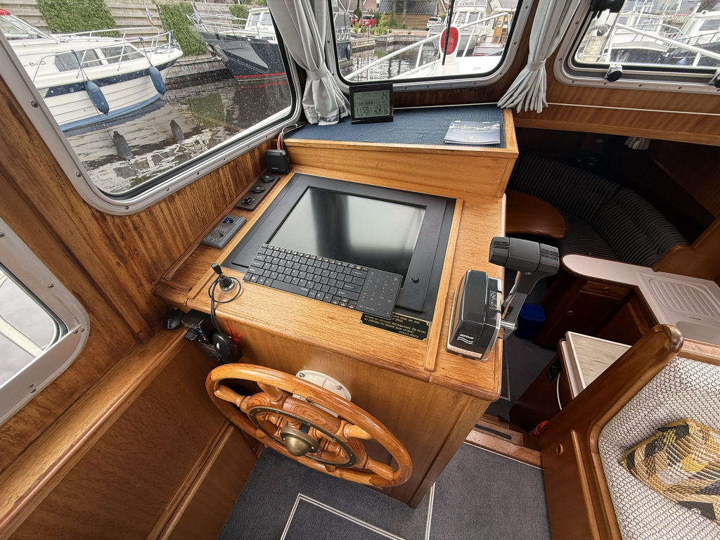 Linssen Sturdy 35   Classic foto: 16